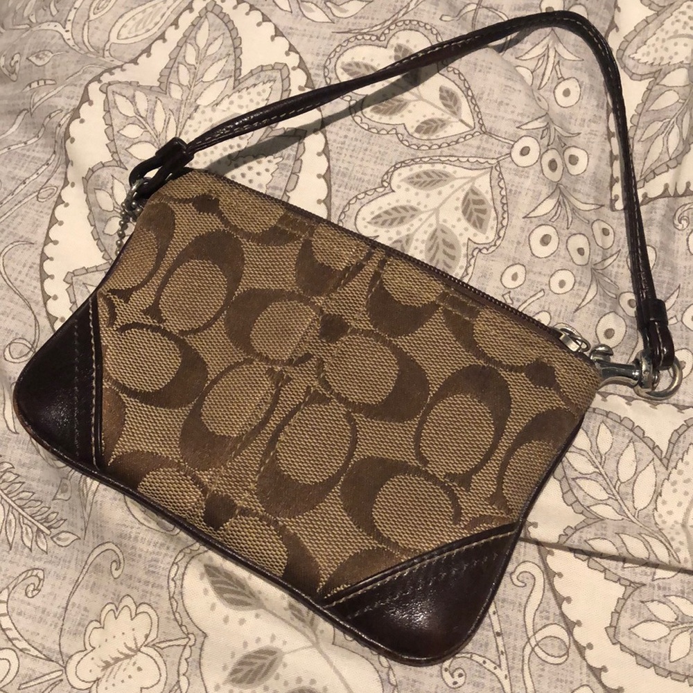 Coach wristlet - Picture 3 of 5
